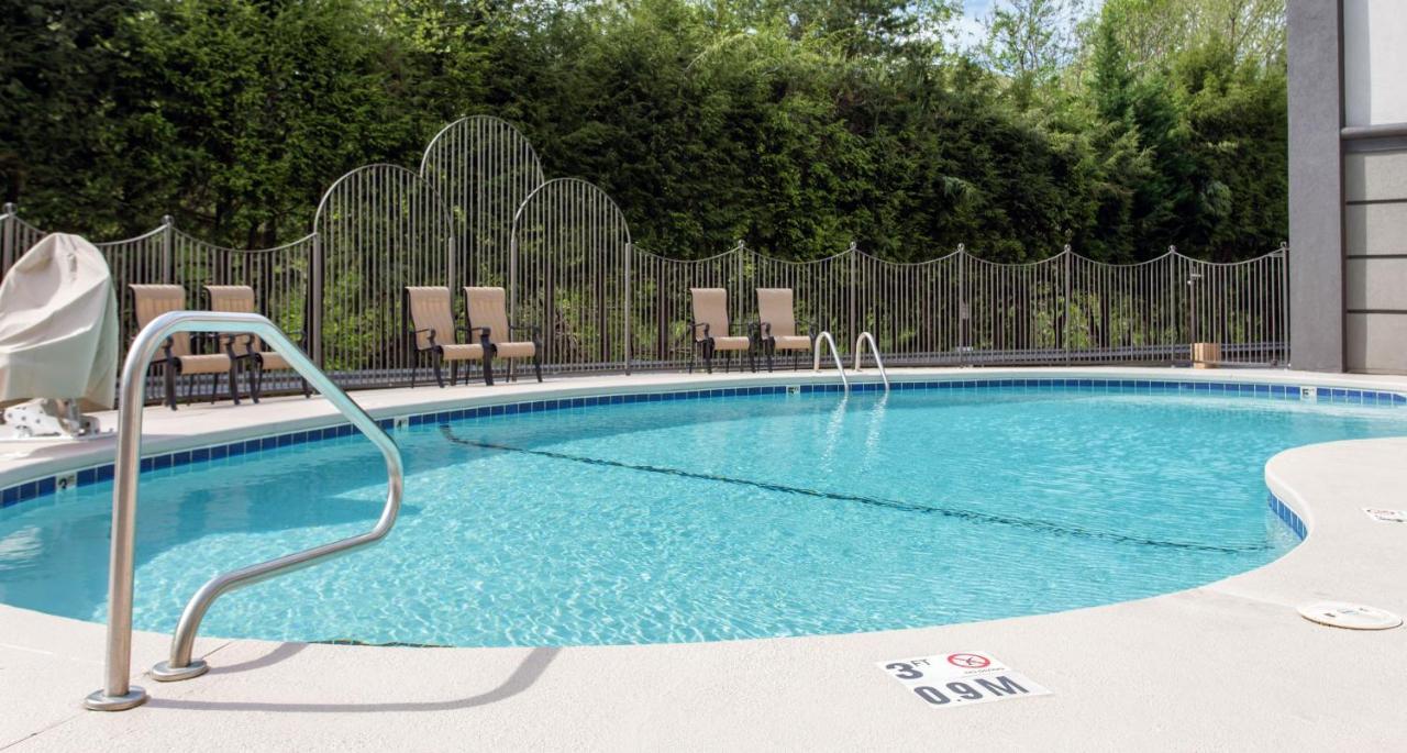 Comfort Inn Asheville East-Blue Ridge Pkwy Access Екстер'єр фото