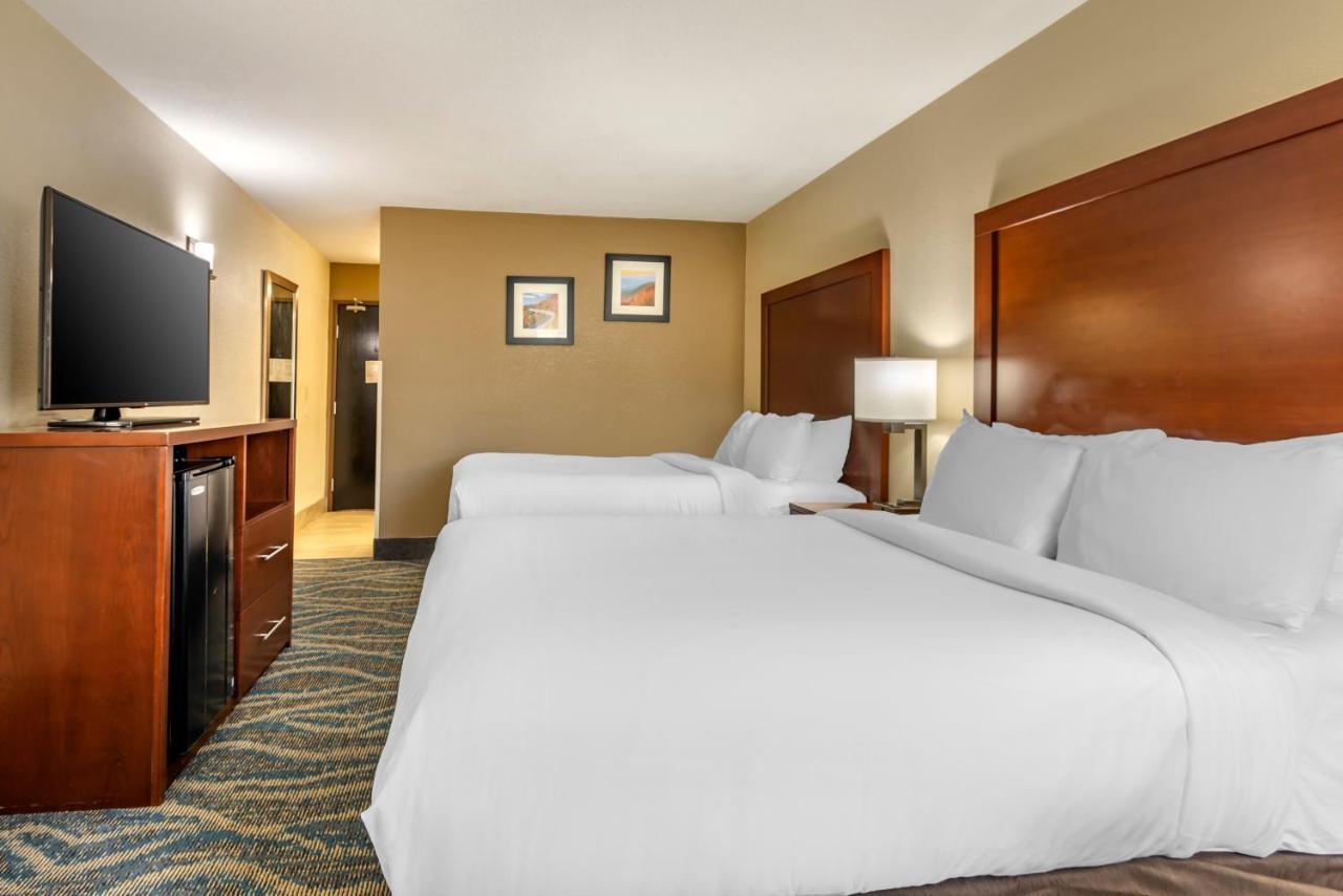 Comfort Inn Asheville East-Blue Ridge Pkwy Access Екстер'єр фото