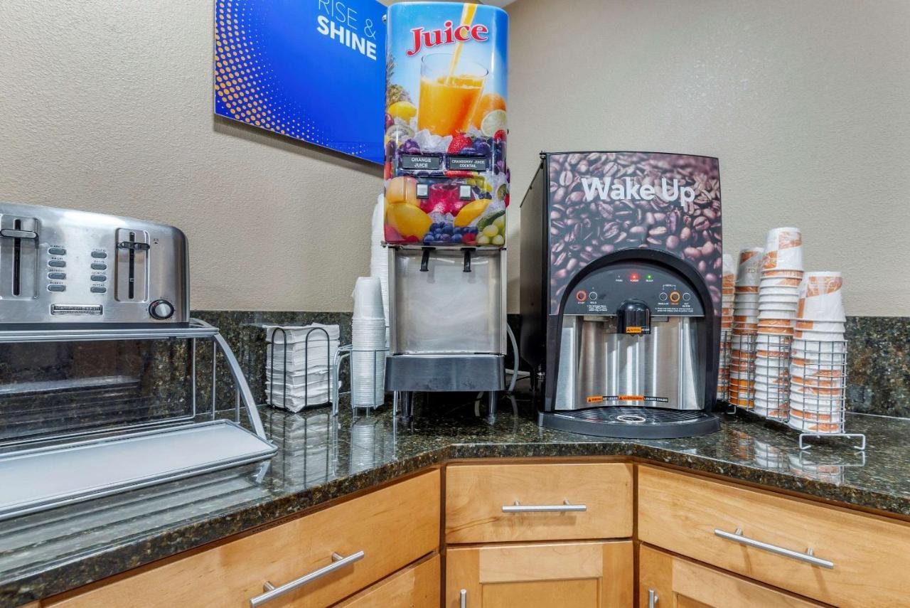 Comfort Inn Asheville East-Blue Ridge Pkwy Access Екстер'єр фото