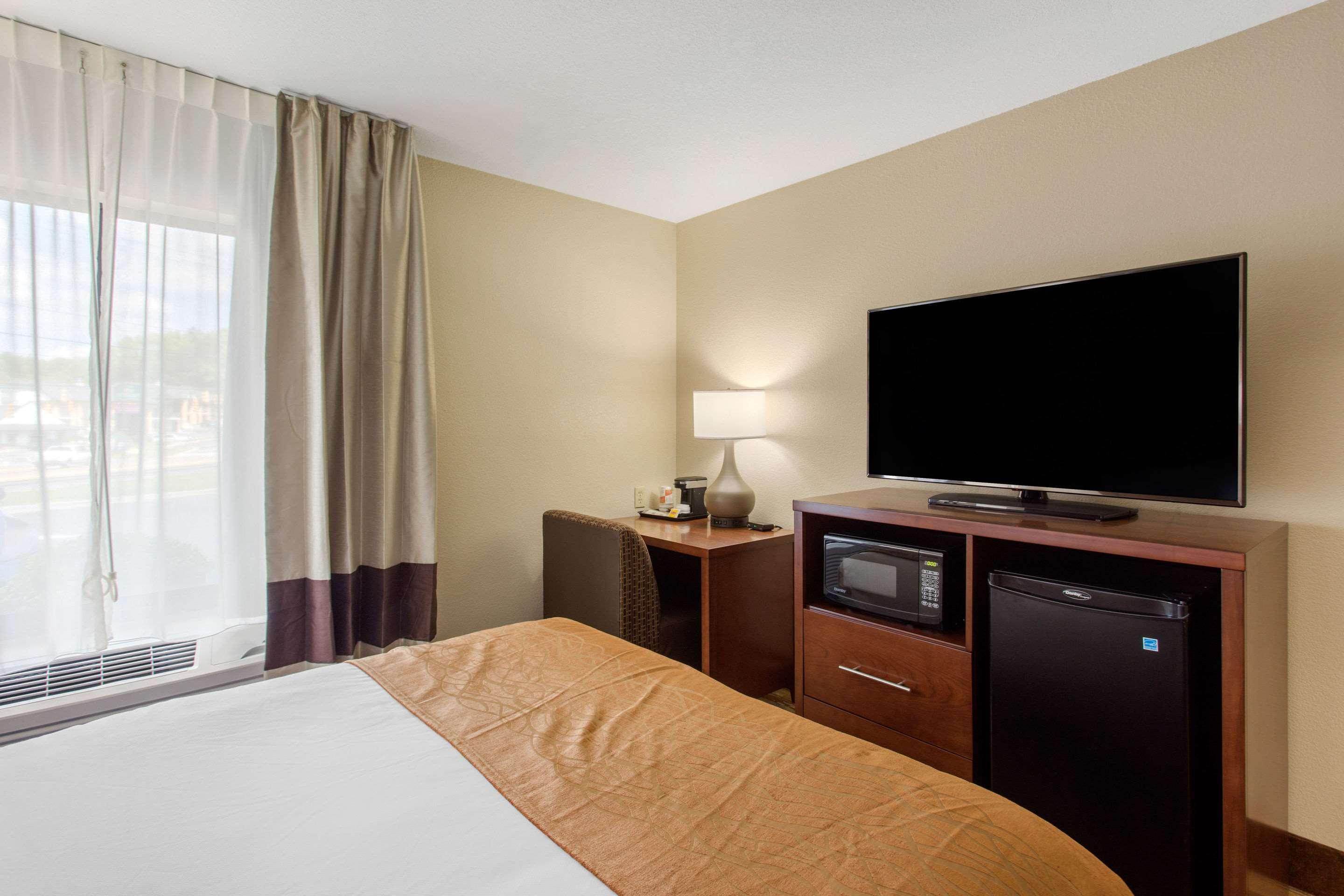 Comfort Inn Asheville East-Blue Ridge Pkwy Access Екстер'єр фото
