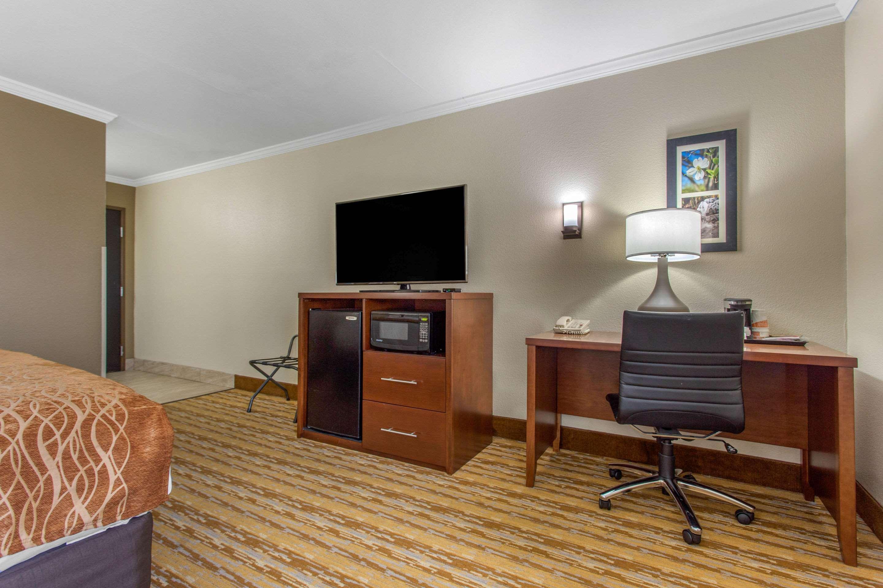 Comfort Inn Asheville East-Blue Ridge Pkwy Access Екстер'єр фото