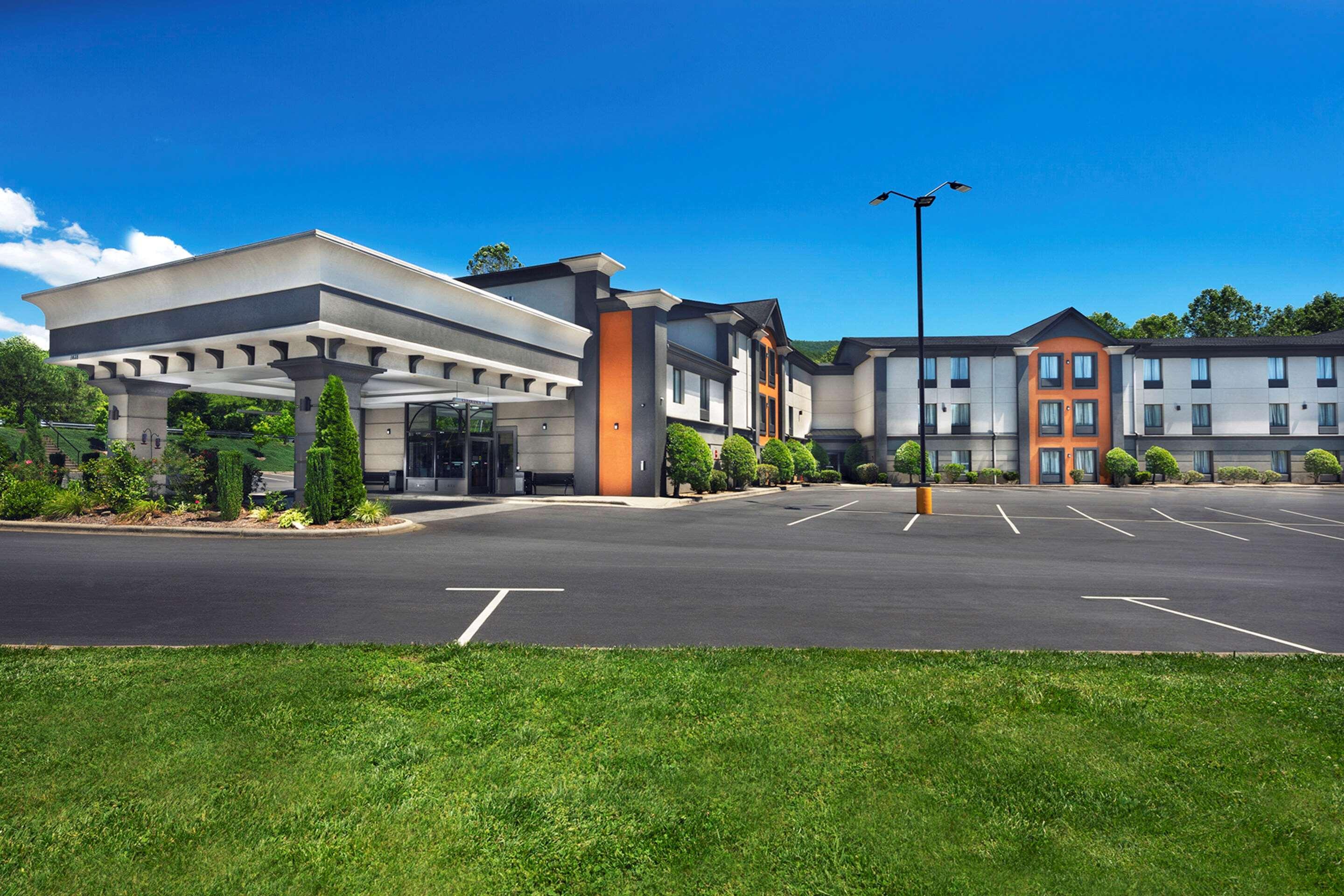 Comfort Inn Asheville East-Blue Ridge Pkwy Access Екстер'єр фото