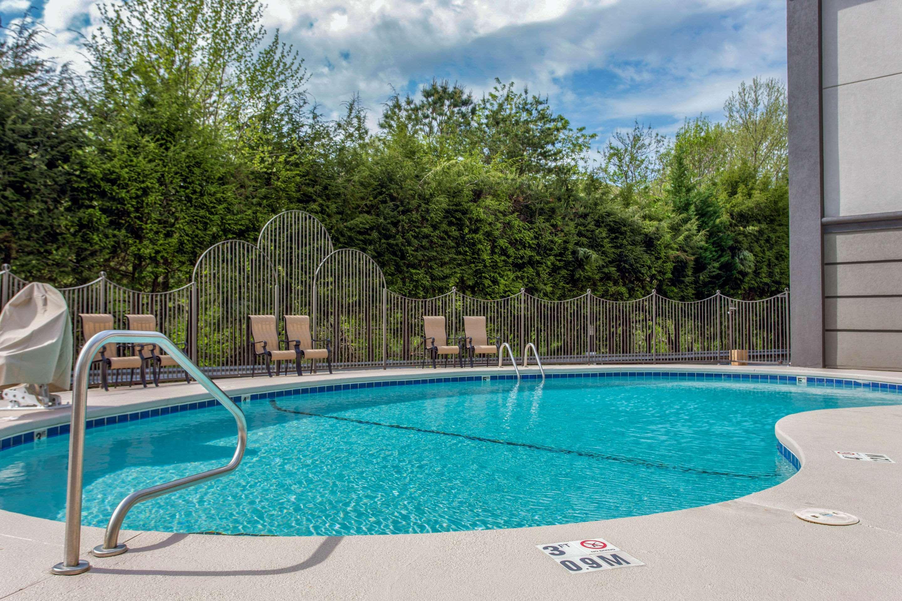 Comfort Inn Asheville East-Blue Ridge Pkwy Access Екстер'єр фото