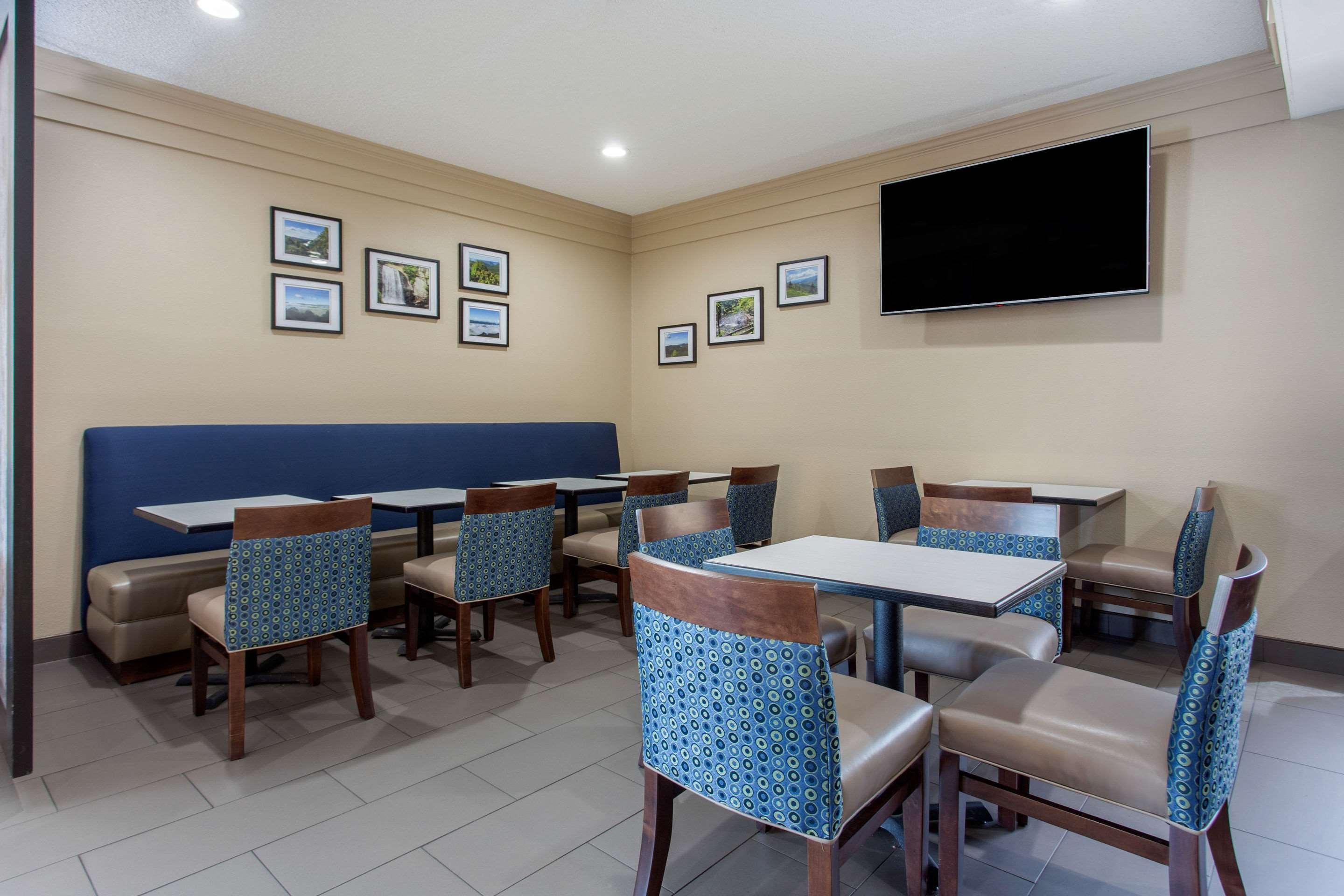 Comfort Inn Asheville East-Blue Ridge Pkwy Access Екстер'єр фото