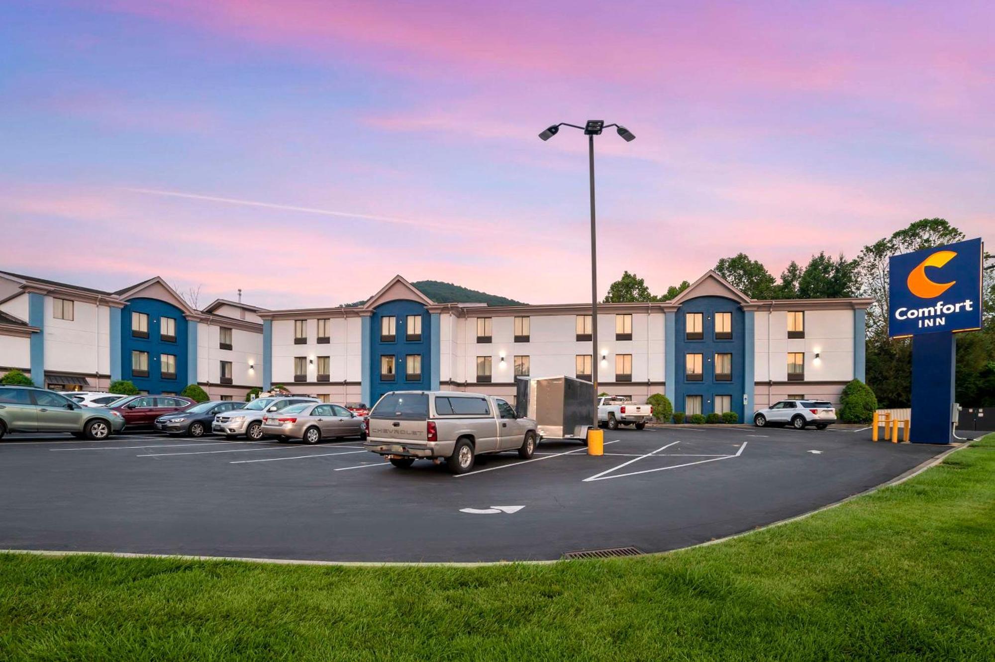Comfort Inn Asheville East-Blue Ridge Pkwy Access Екстер'єр фото