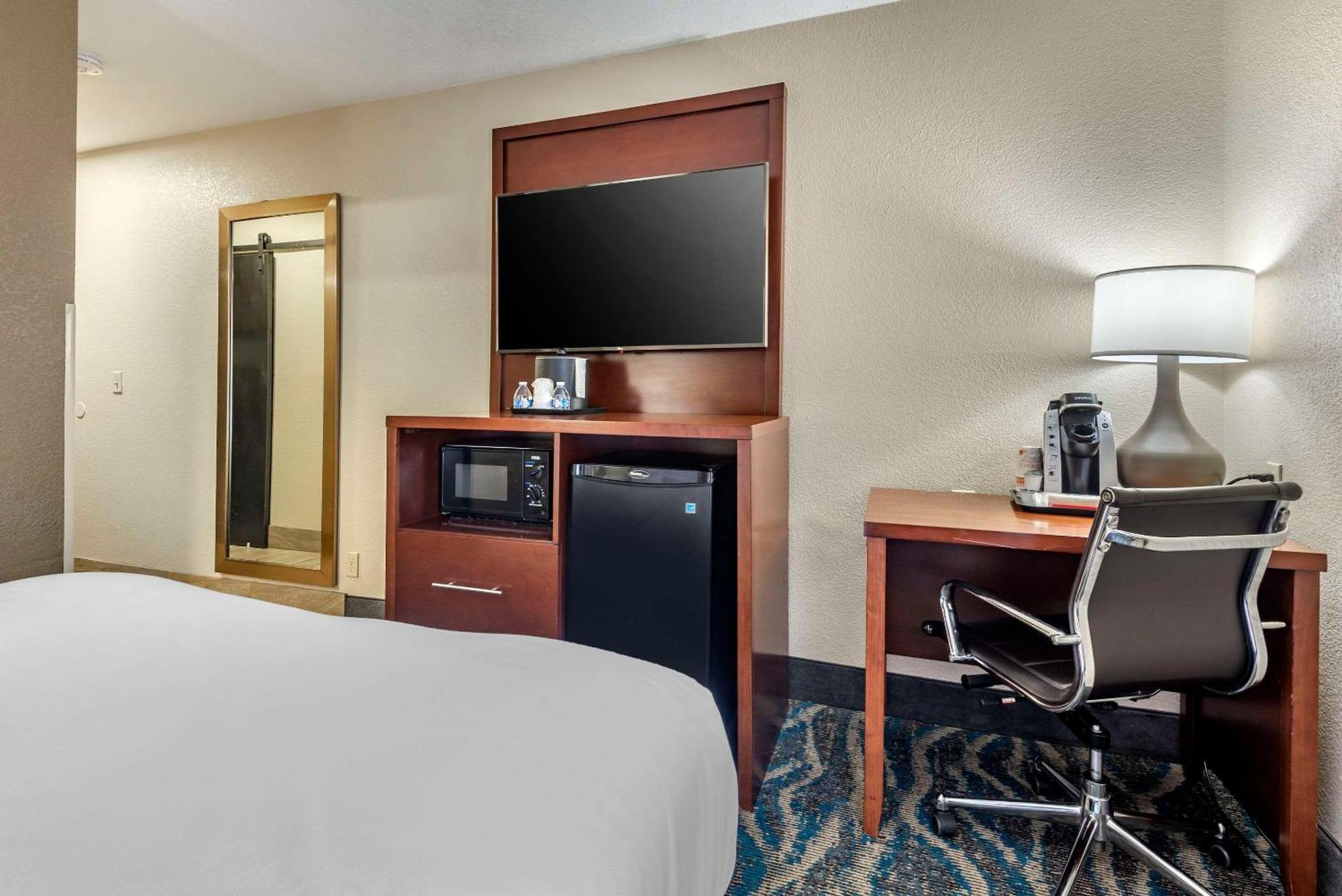 Comfort Inn Asheville East-Blue Ridge Pkwy Access Екстер'єр фото