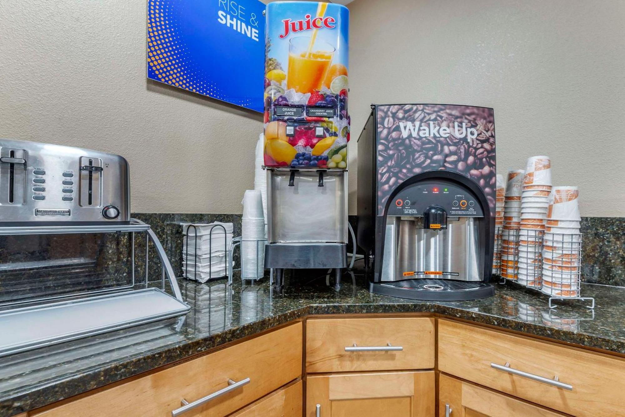 Comfort Inn Asheville East-Blue Ridge Pkwy Access Екстер'єр фото
